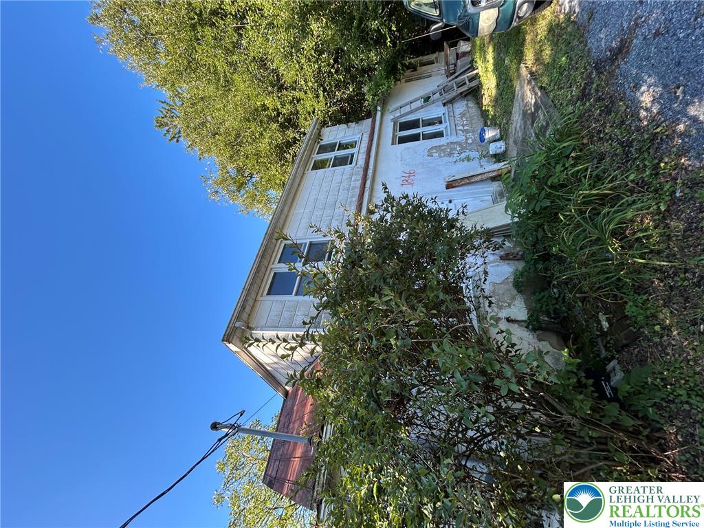 1846 Independent Road — photo