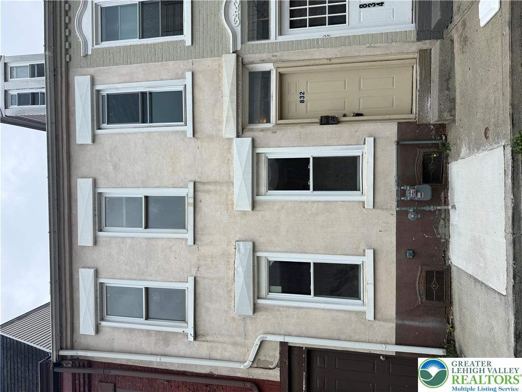 832 Chestnut Street — photo