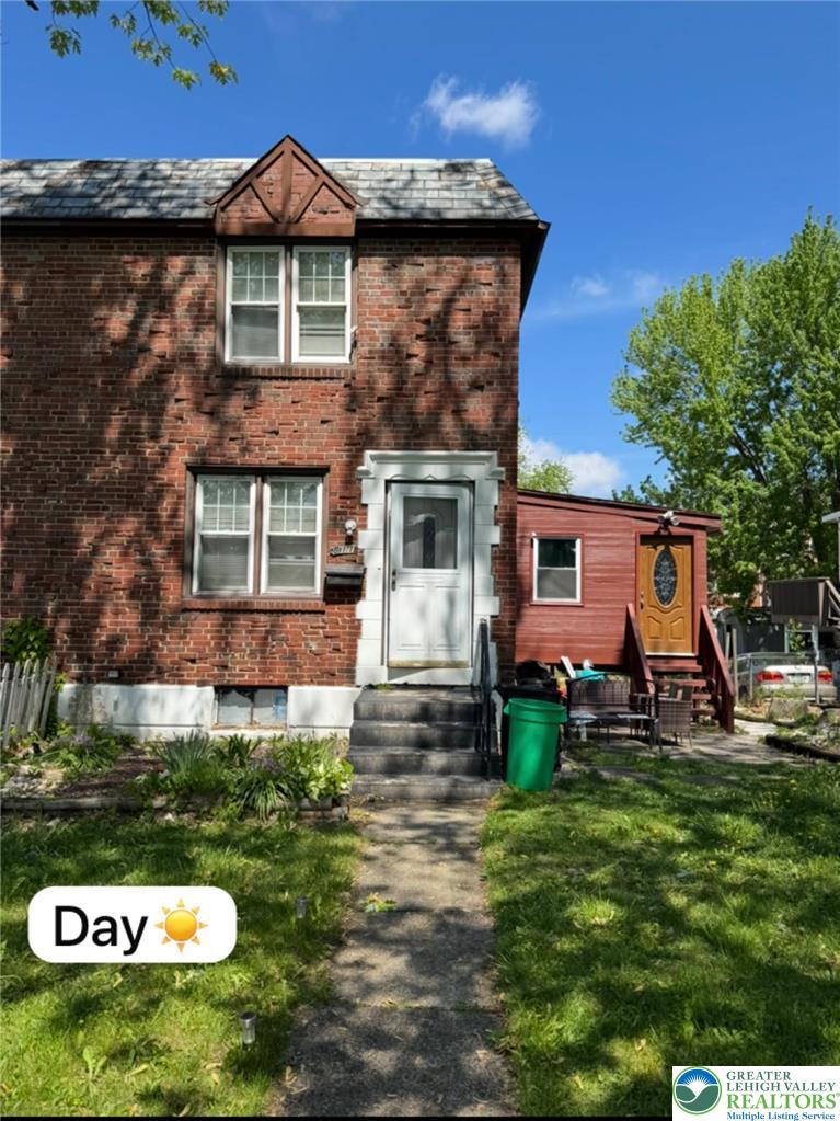 811 West Emaus Avenue — photo