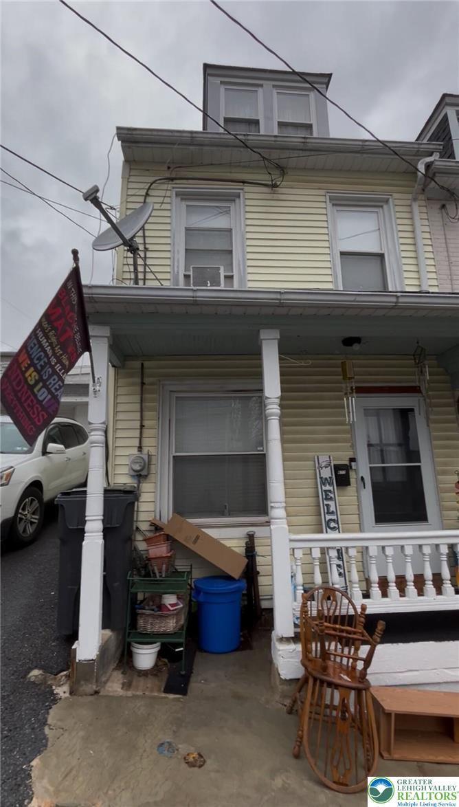 677 Sassafras Street — photo