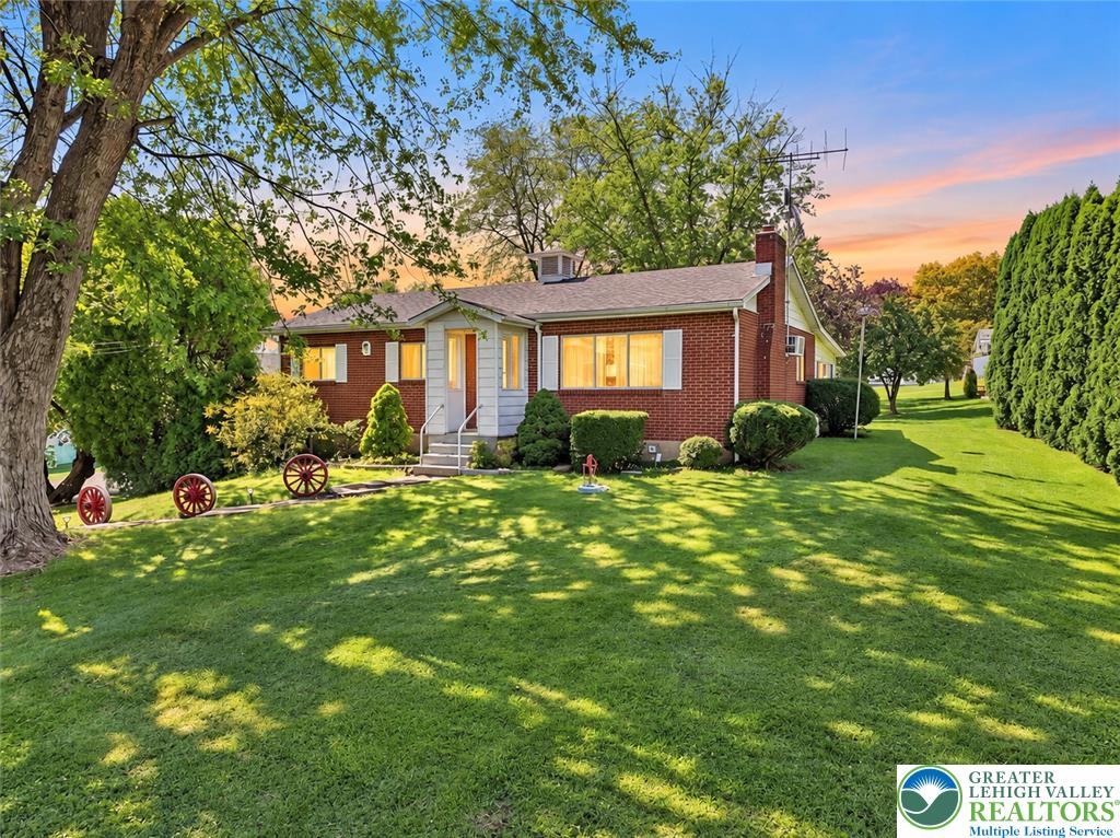 1235 Oakwood Drive — photo