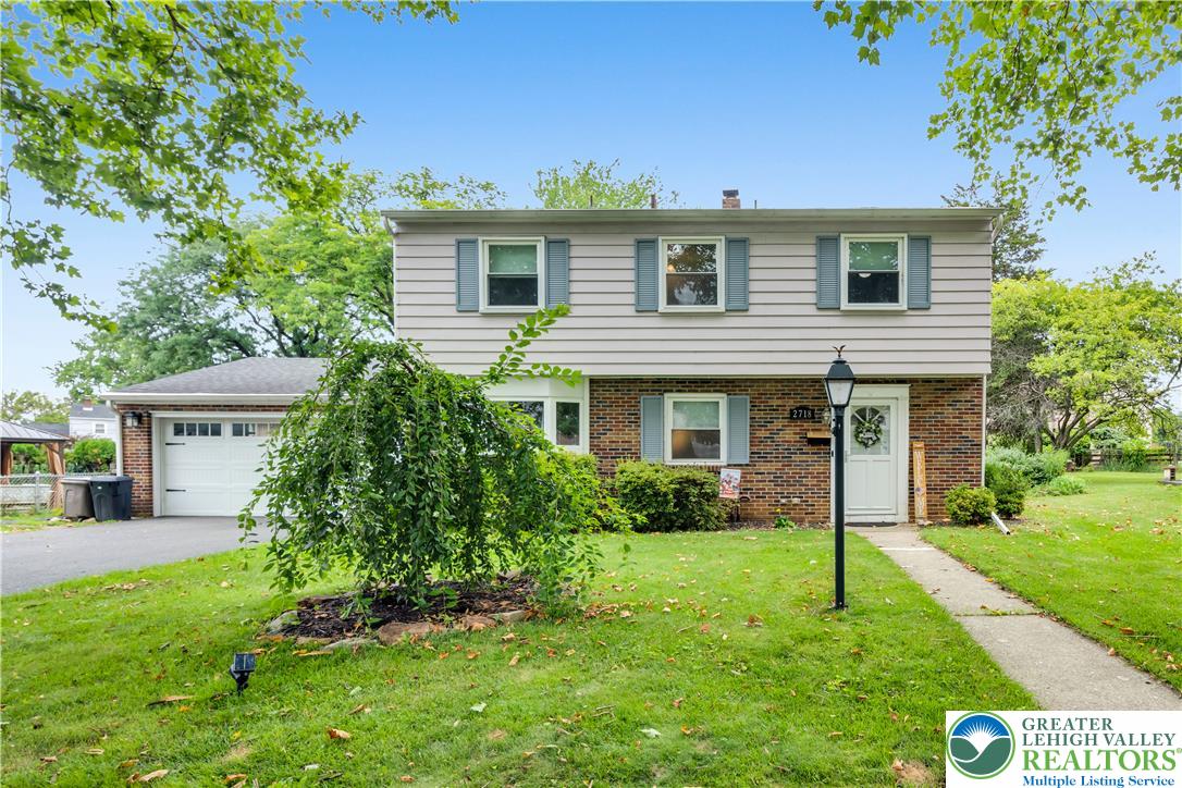 2718 Boyd Street — photo