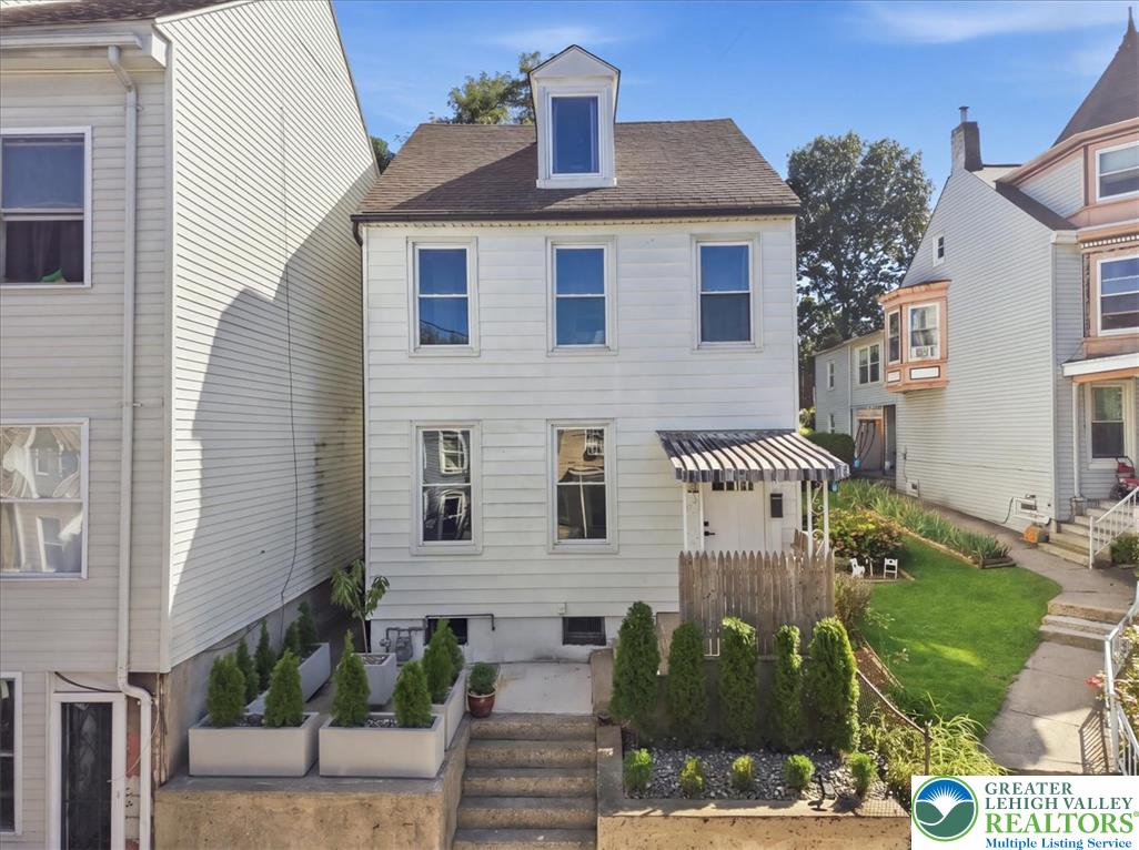 726 Ferry Street — photo