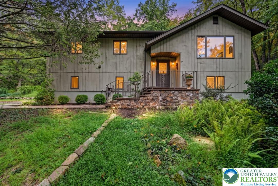 2311 Woodhaven Drive — photo