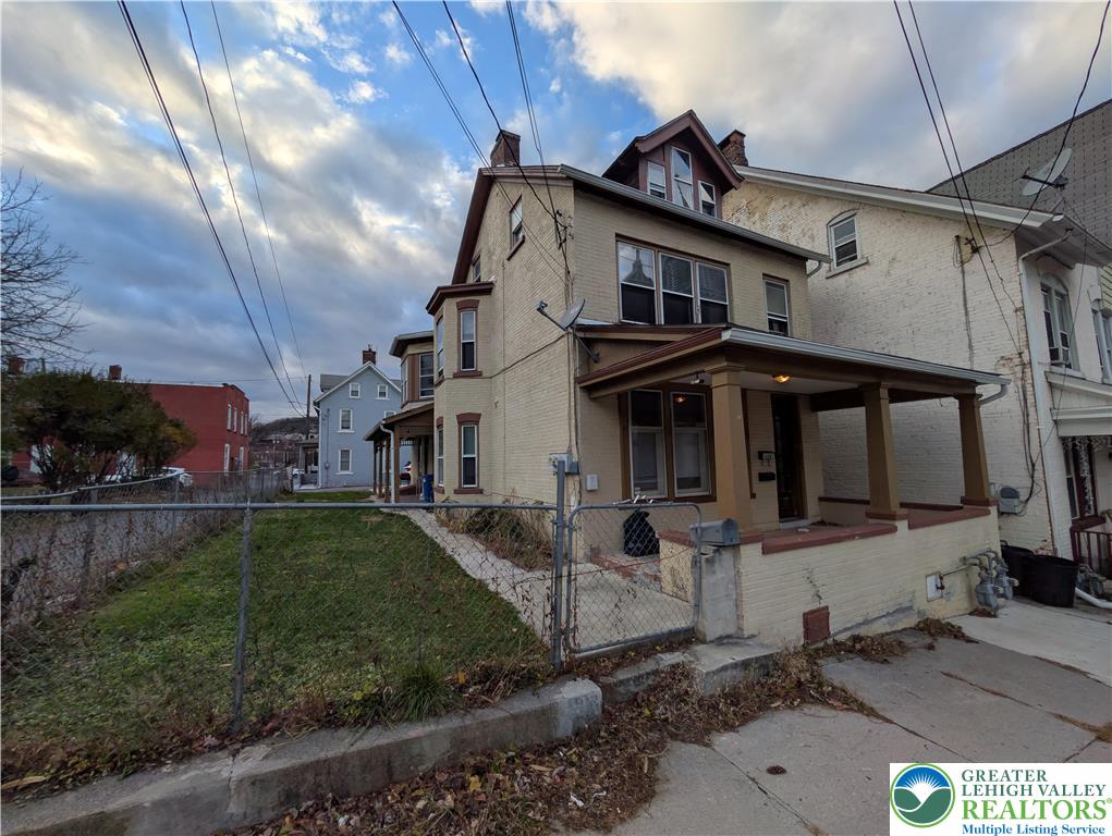 426 Carlton Avenue Apt 2 — photo