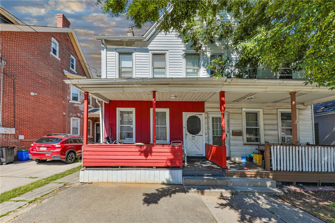251 East Goepp Street — photo