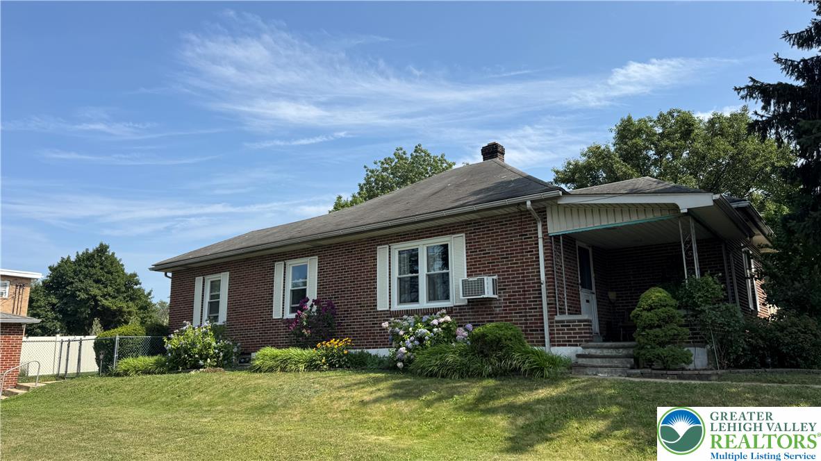 639 North Graham Street — photo