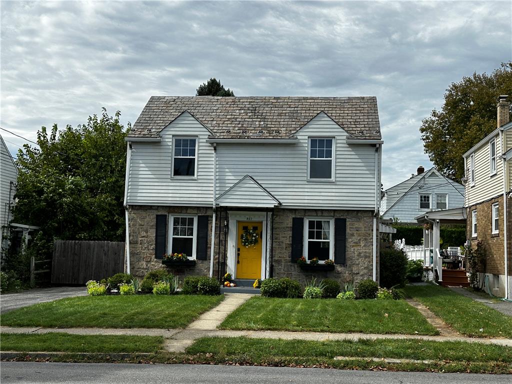 937 Elm Street — photo