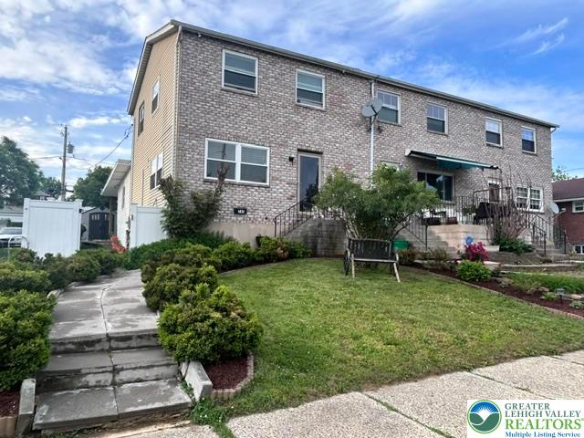 745 E Green Street — photo