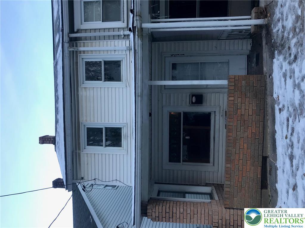 511 East Abbott Street — photo