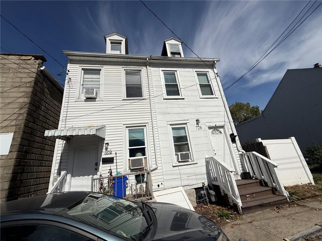 725 Spruce Street — photo