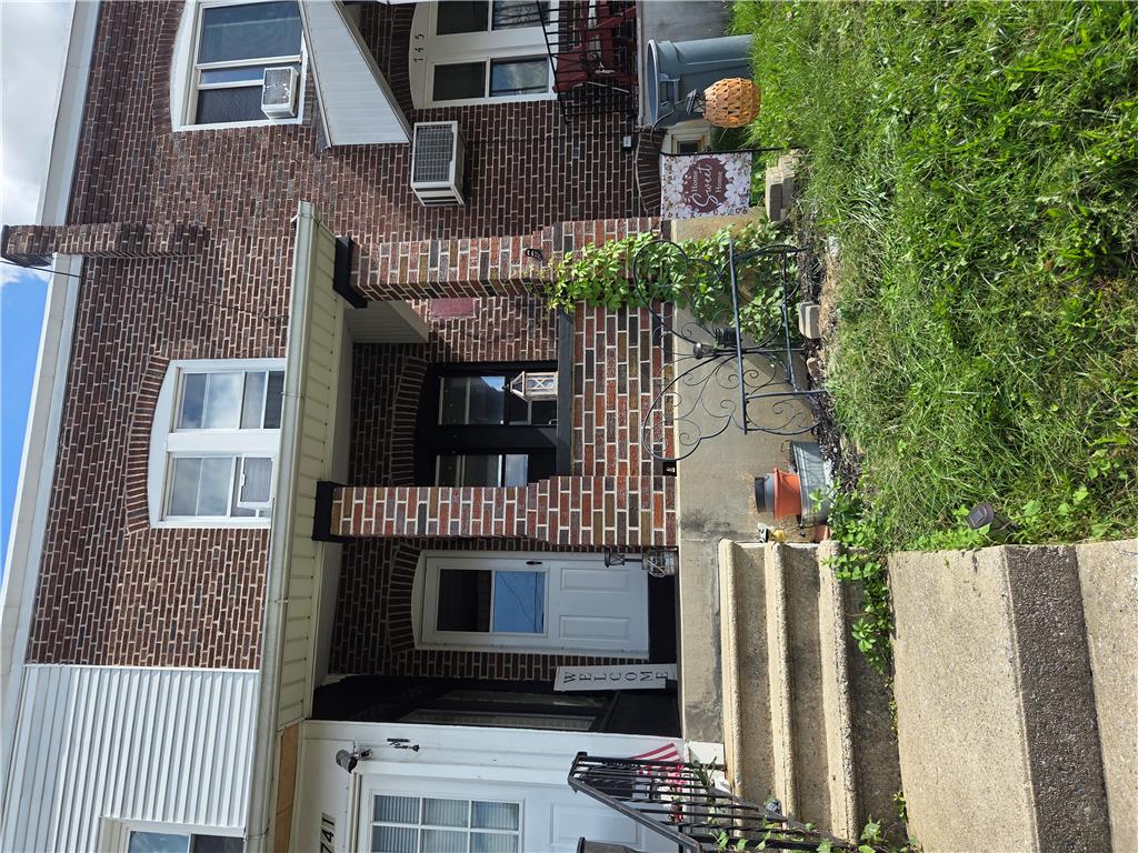 743 10th Street — photo