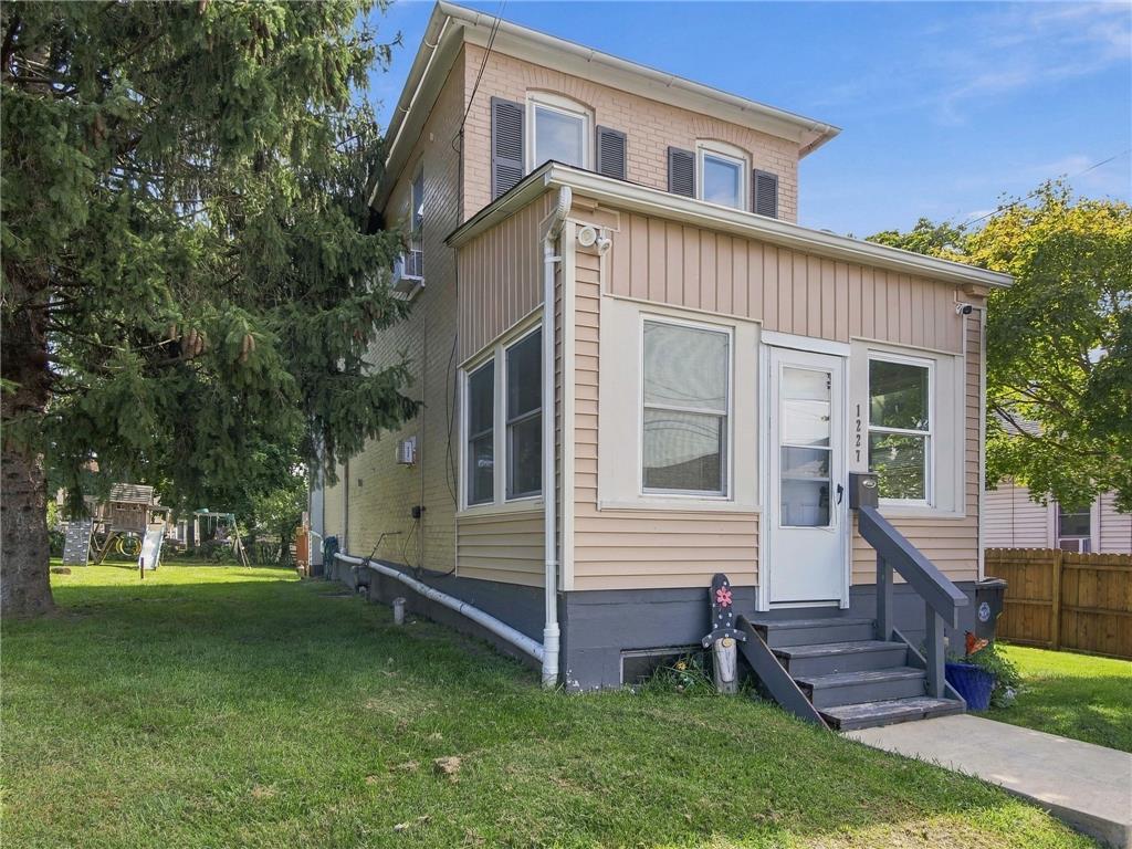 1227 Marlow Street — photo
