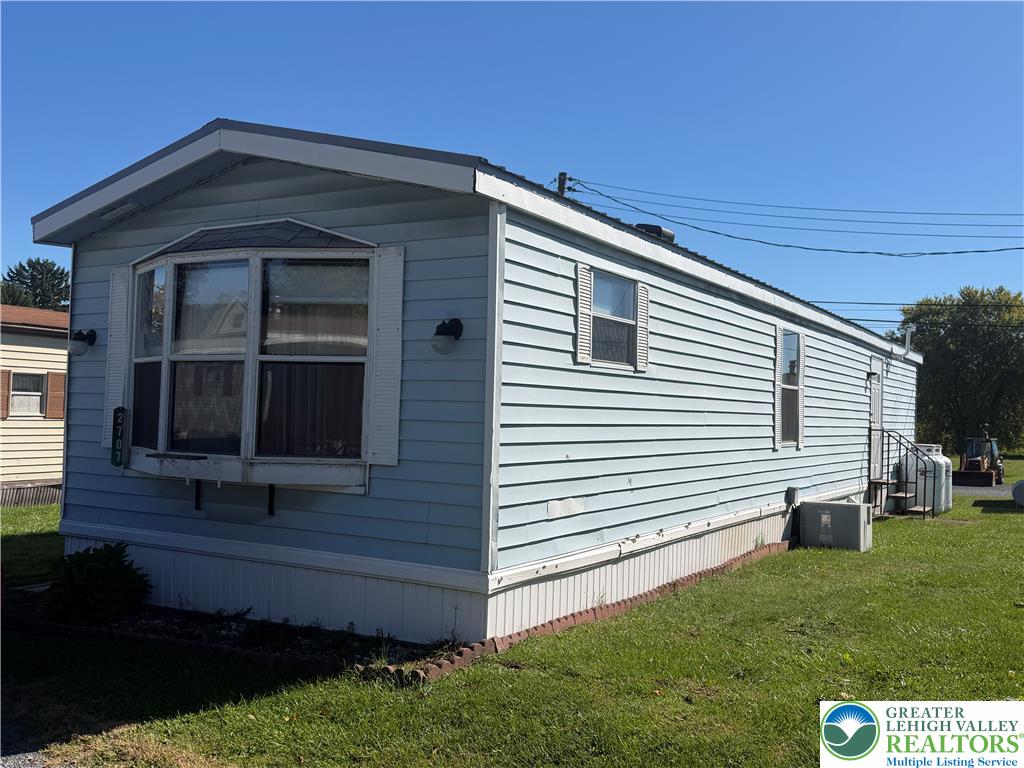 2707 Levi Drive — photo