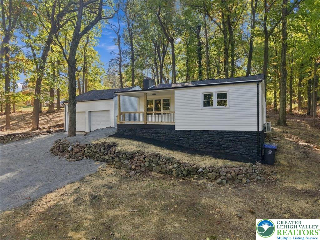 236 Chestnut Hill Road — photo