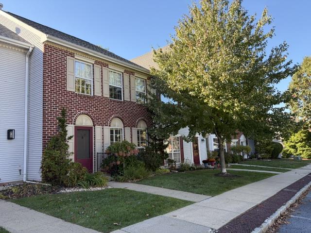 1938 Pine Court — photo