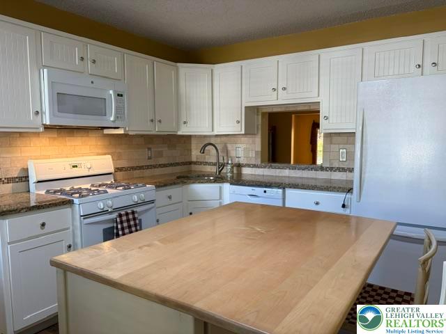 1938 Pine Court, Hellertown Boro, PA 18055 — photo 3