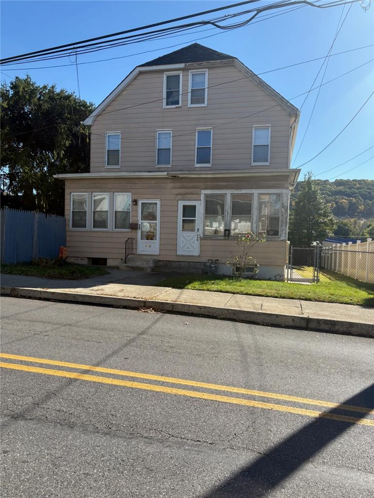440 Line Street — photo