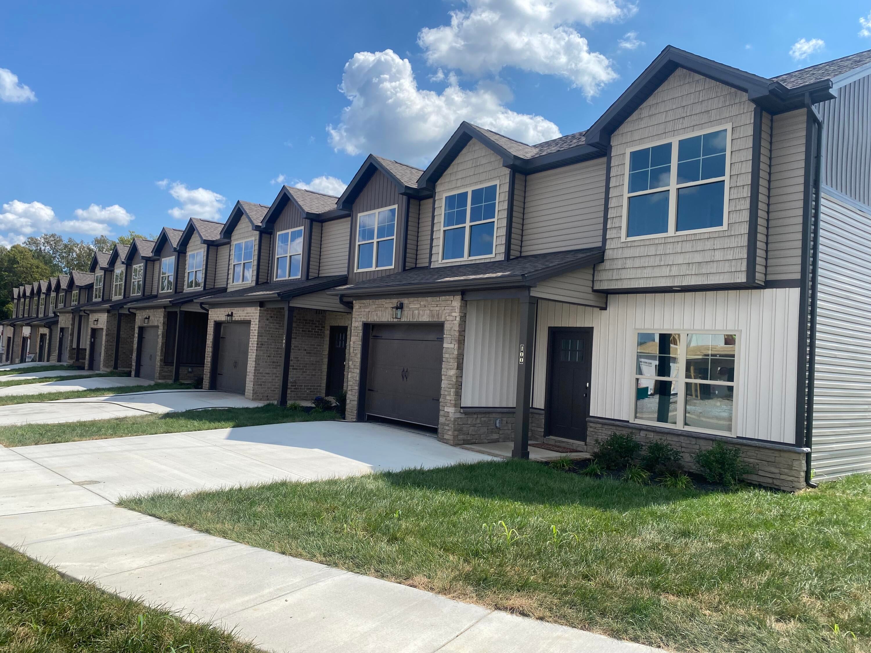 301 Copperfield Way 100 — photo