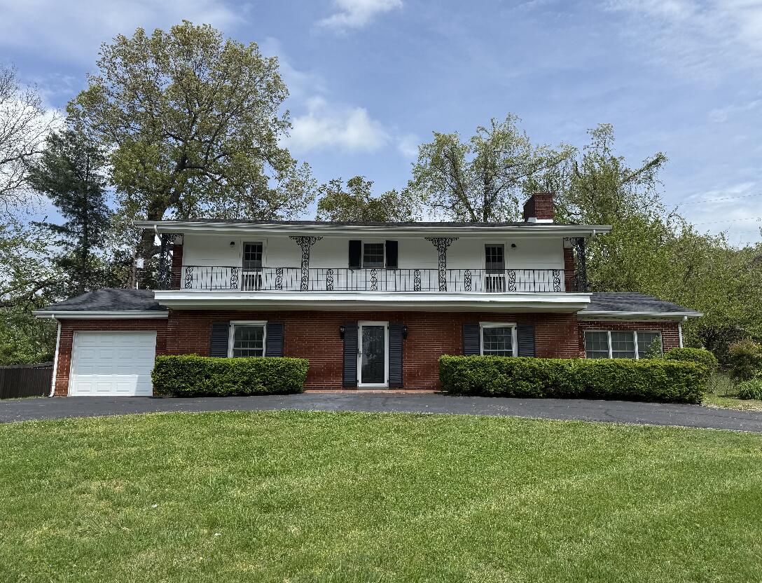 155 Woodland Dr — photo