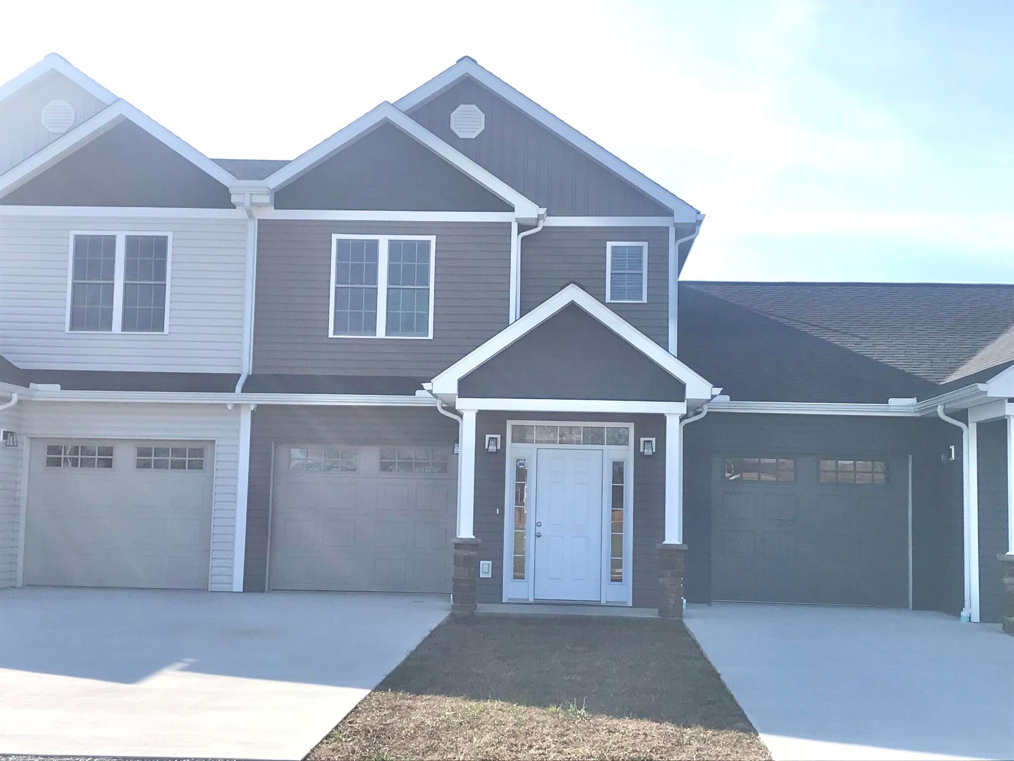 105 Bluegrass Way — photo