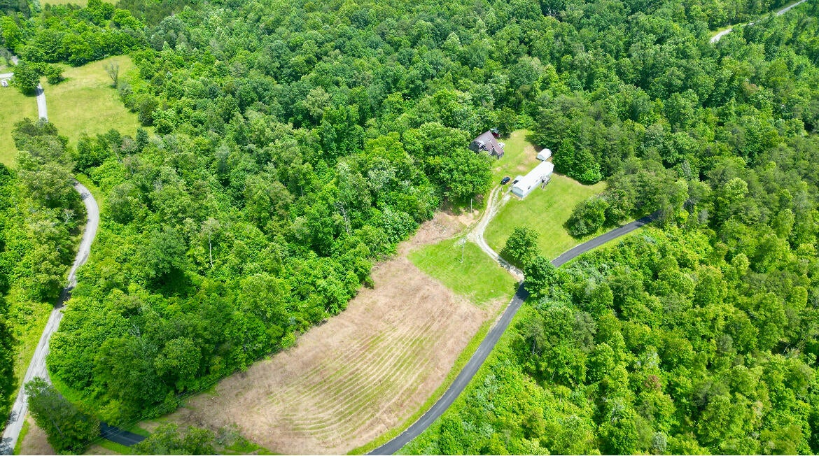 1496 Conrad Cemetary Road — photo
