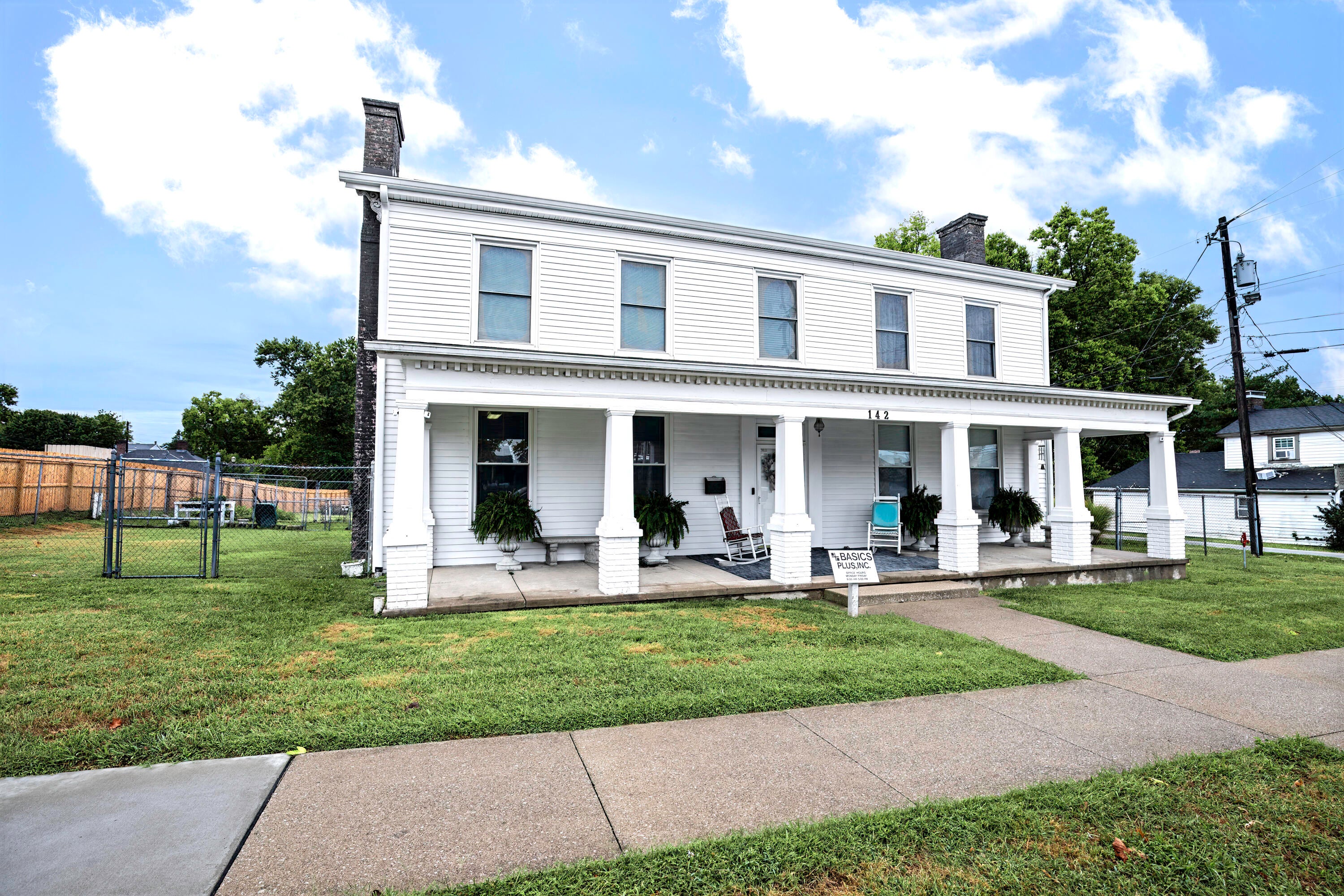 142 N Locust Street — photo
