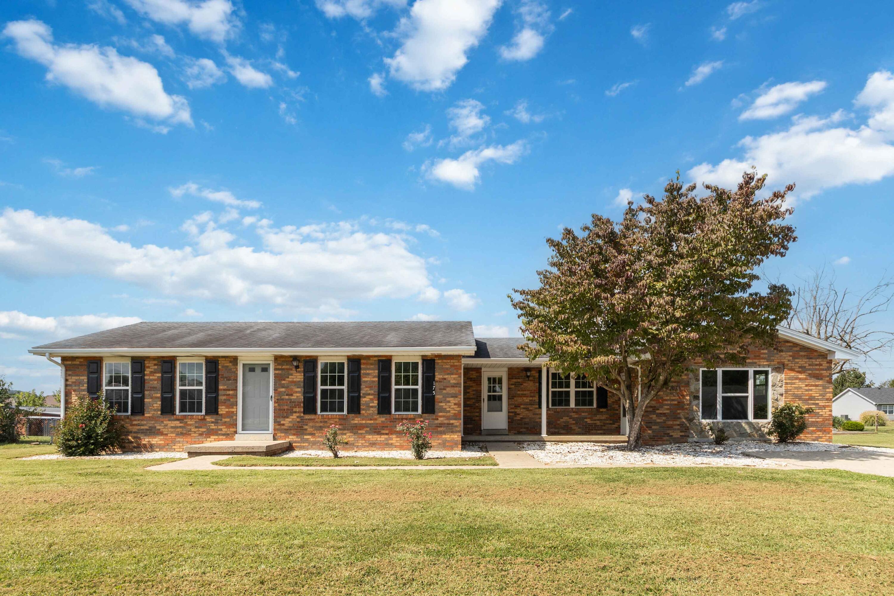175 Robin Drive — photo