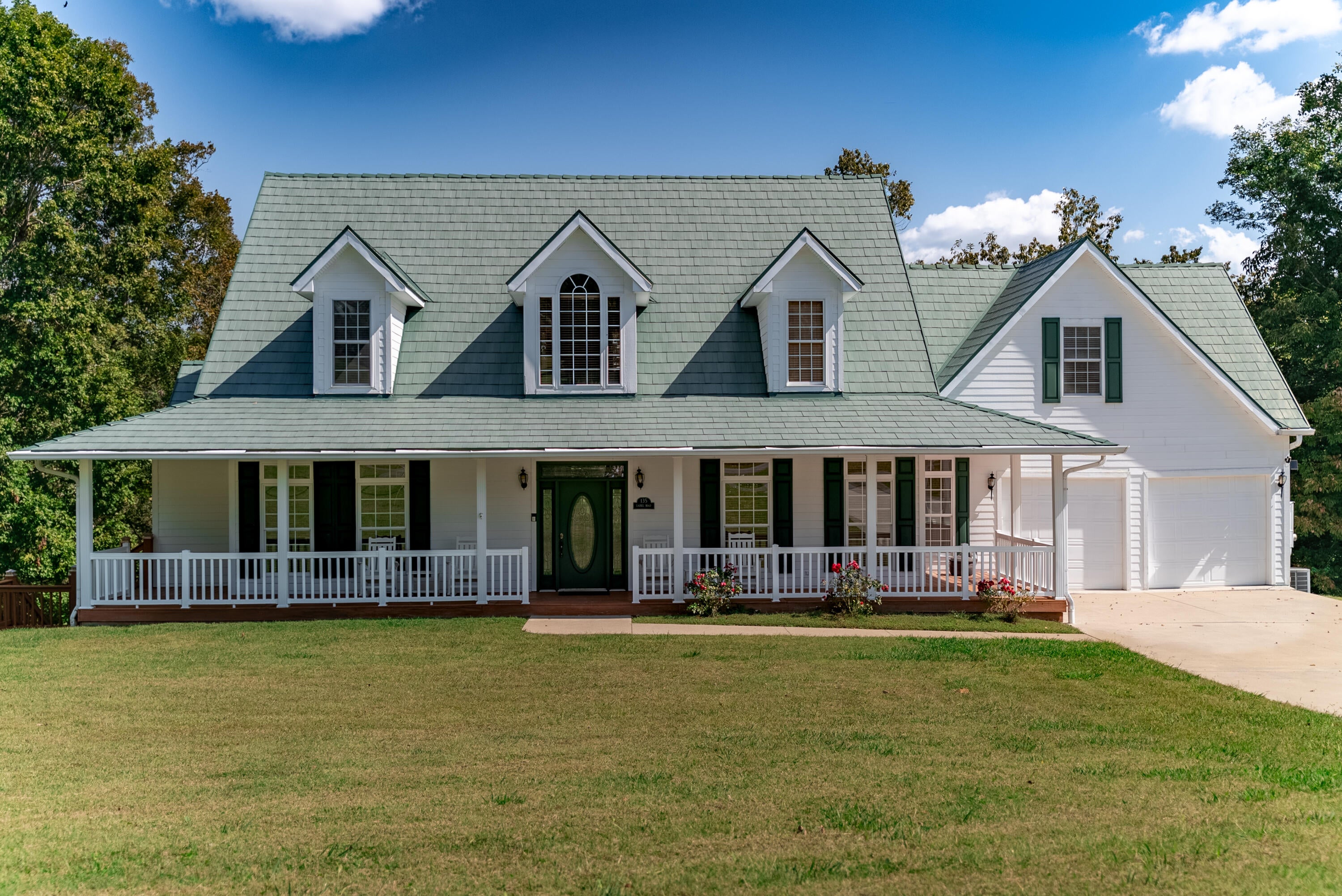 135 Laurel Road — photo