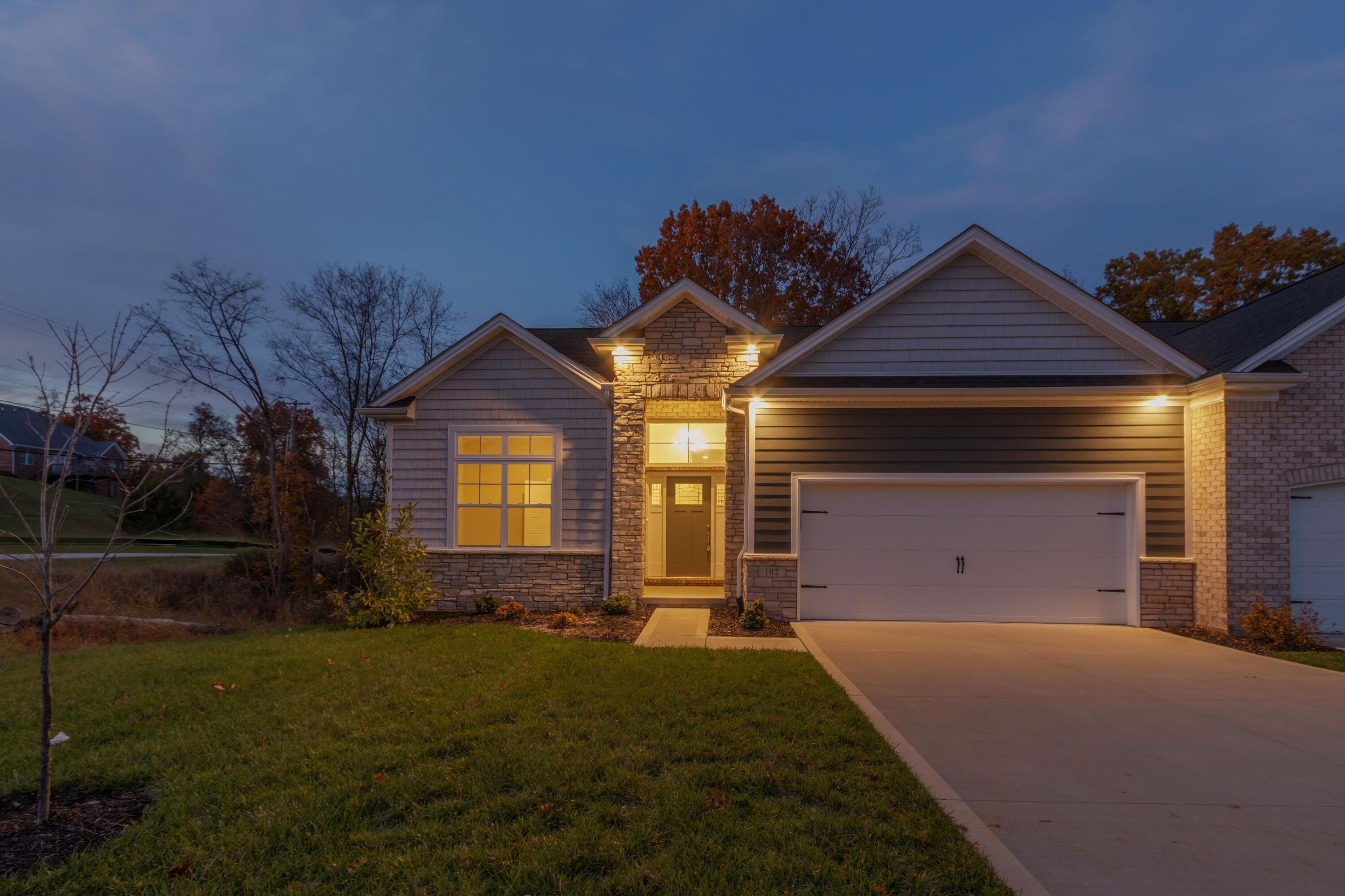 102 Hickory Grove Court — photo