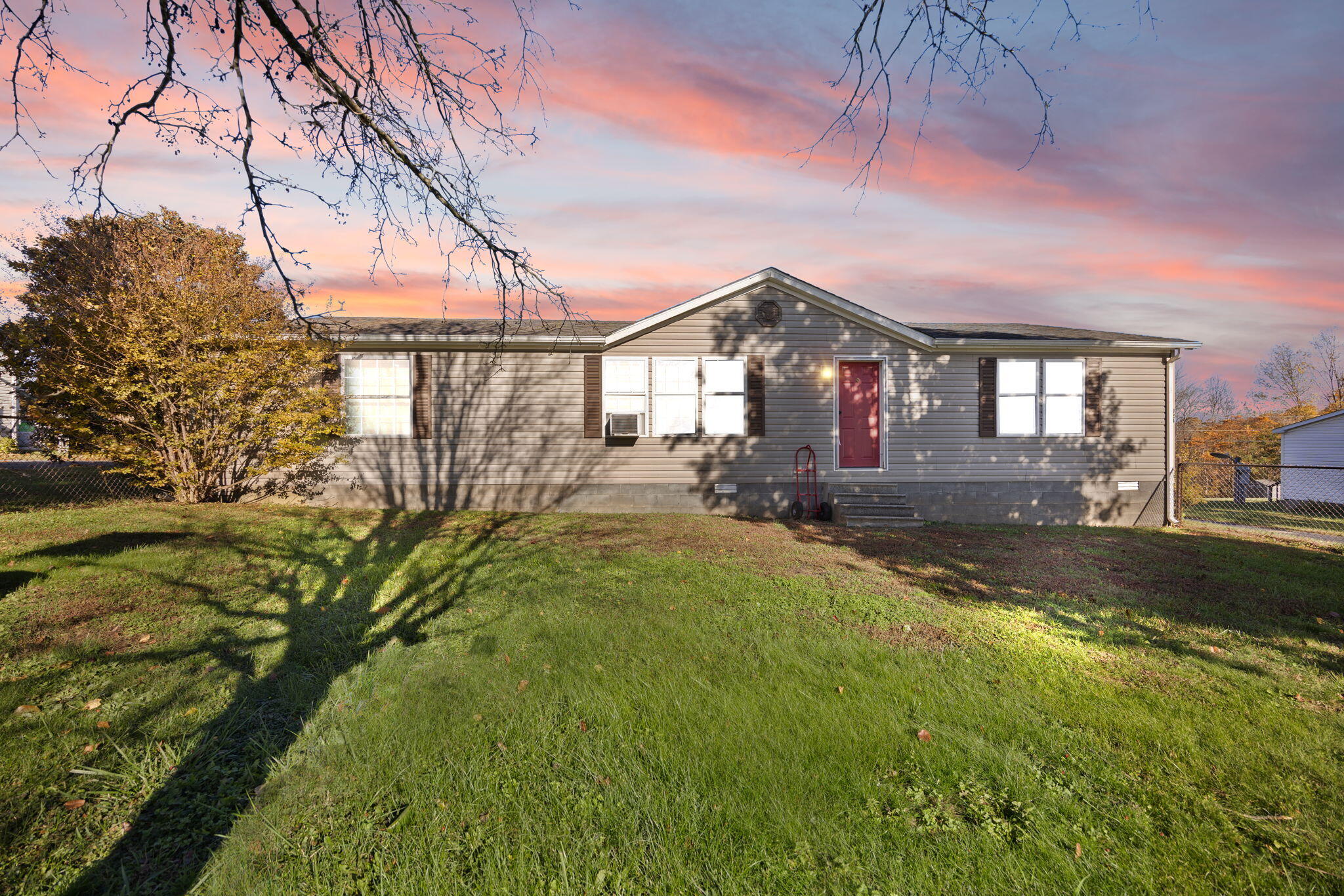 324 Lawless Lane — photo
