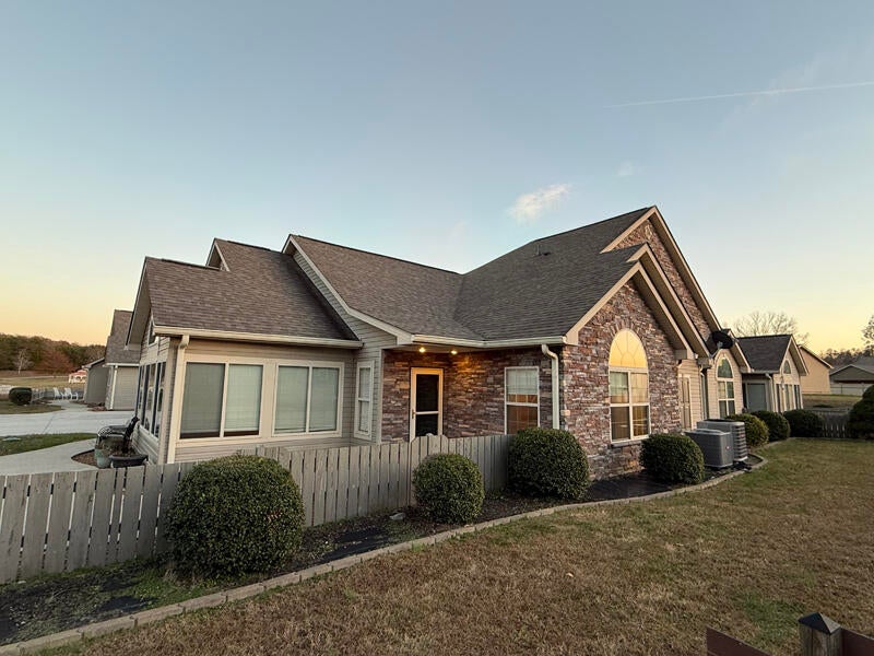 441 Deer Lake Place — photo