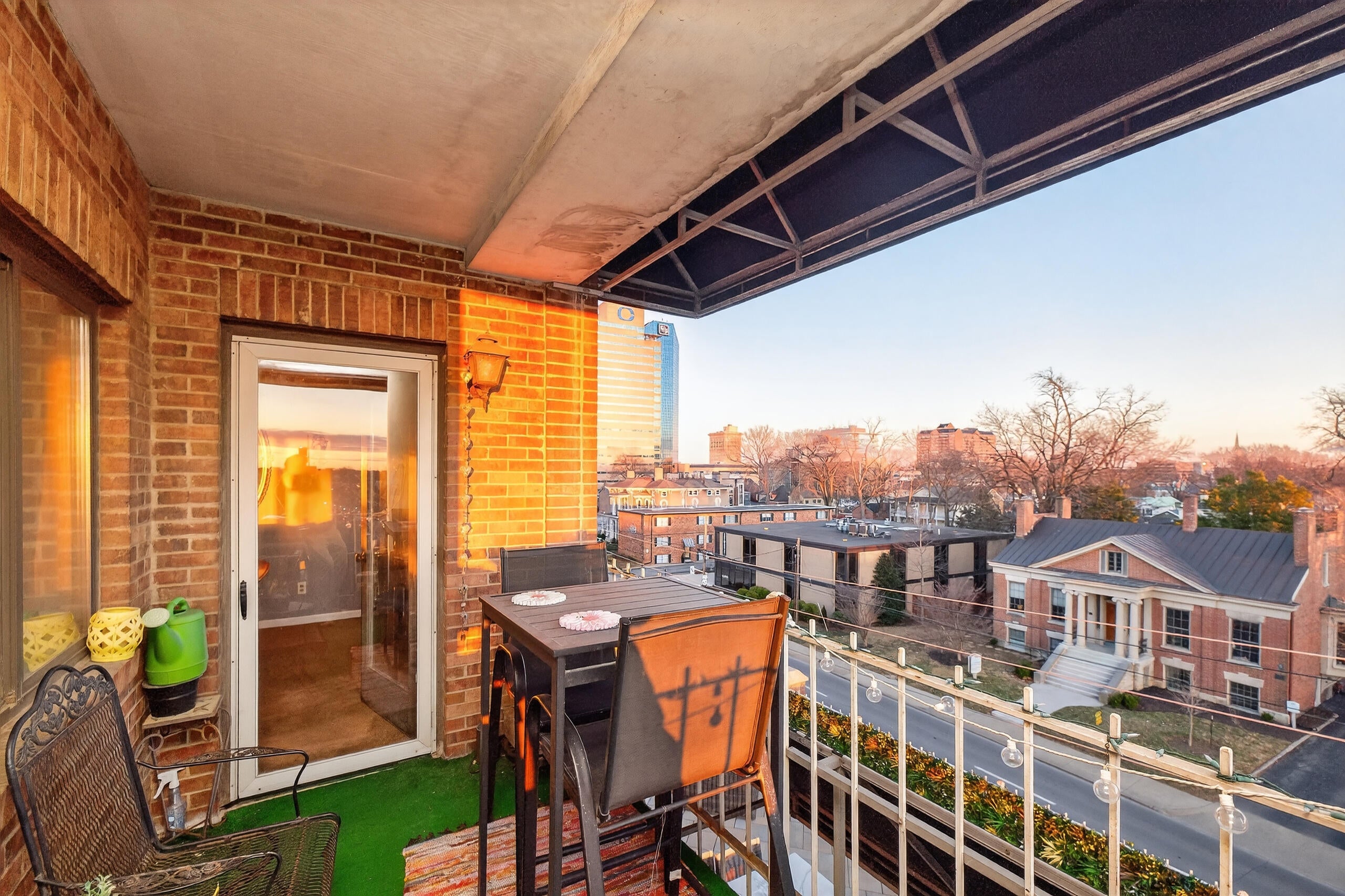355 S Broadway Unit 202 — photo