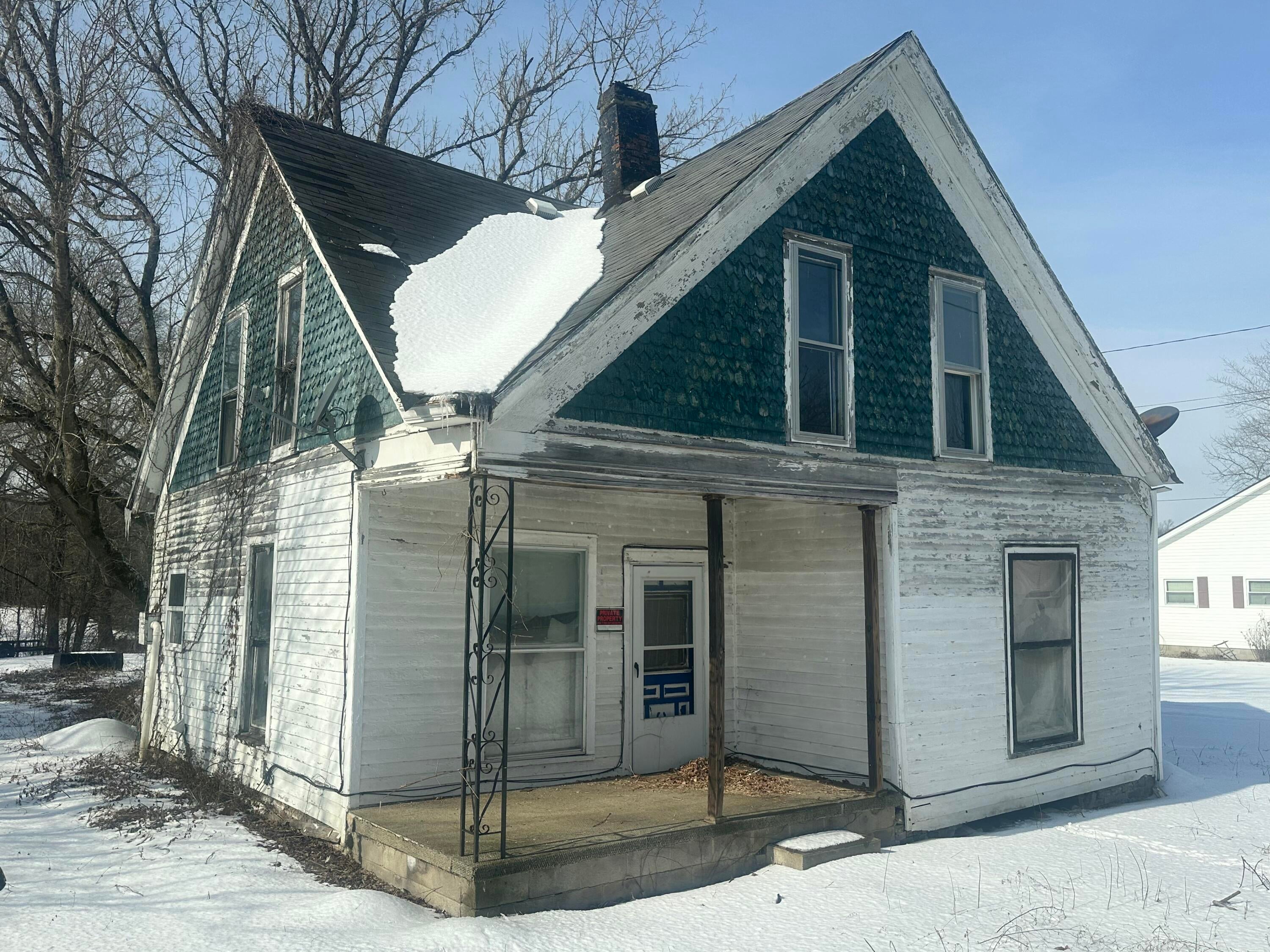 9151 US-60 — photo