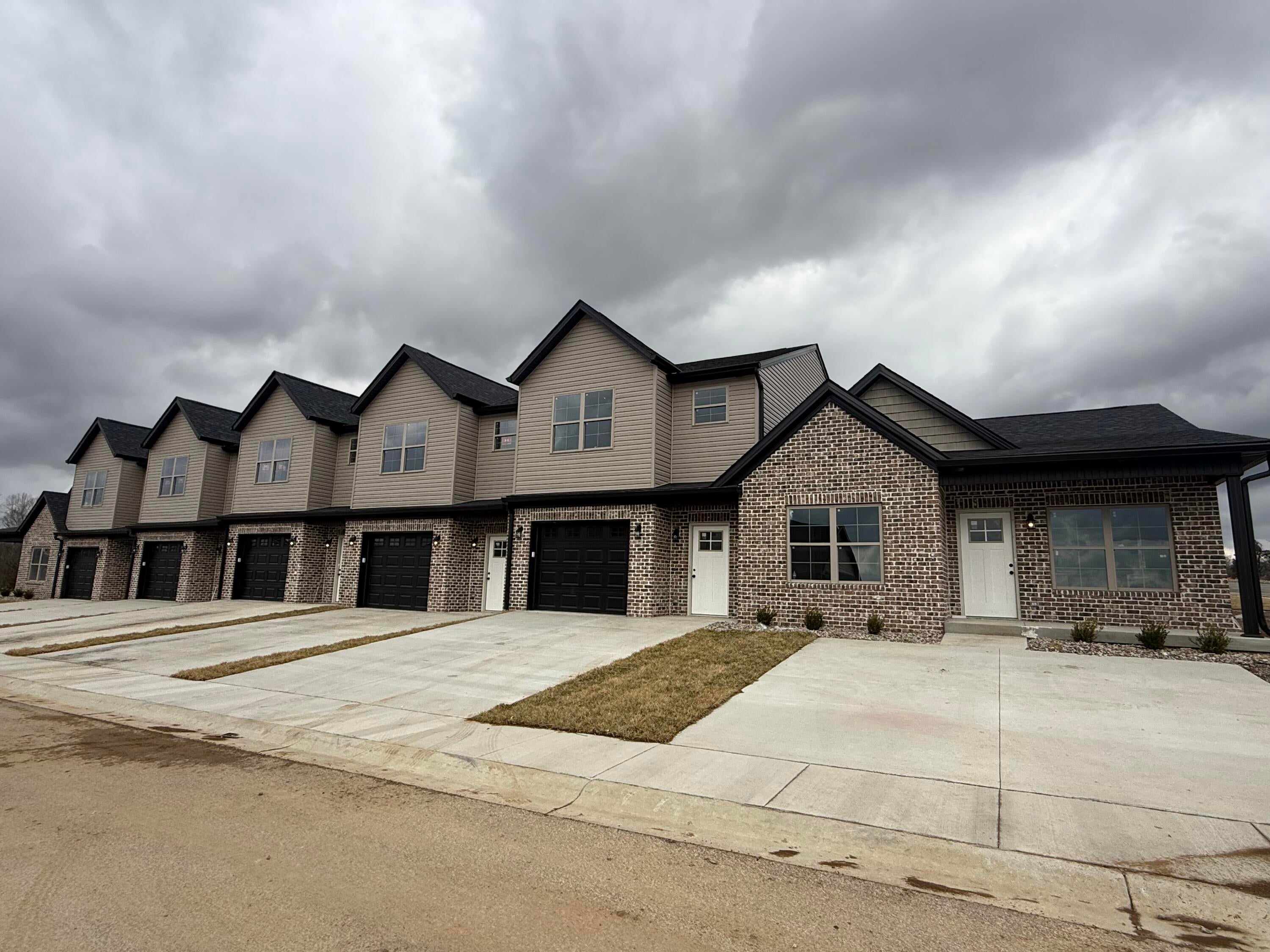 844 Ridgewood Drive 1-2-3-4-5-6-7 — photo