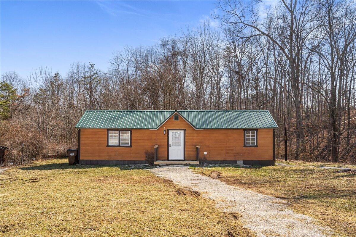 105 Patricia Rd — photo