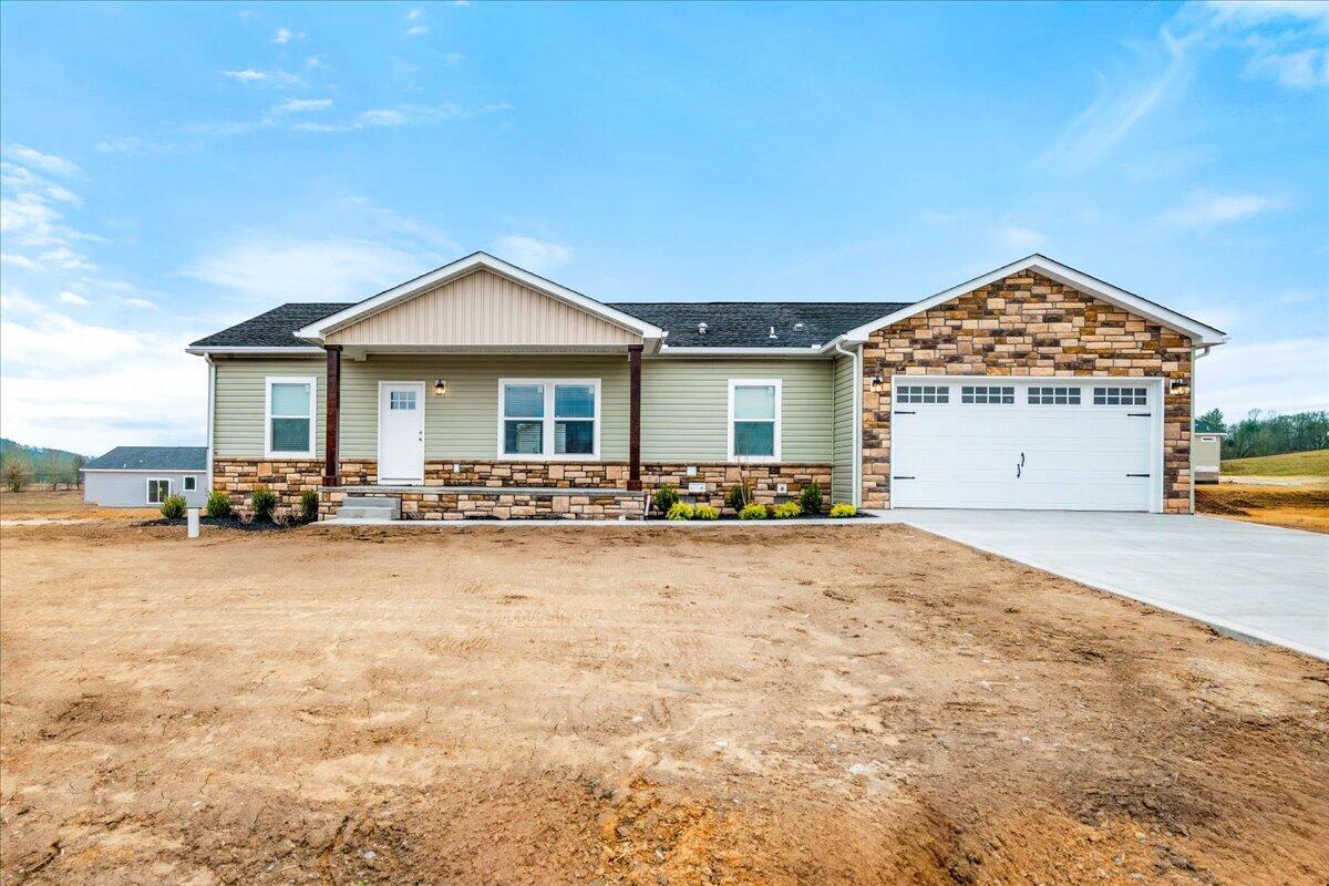 831 Sam Black Road — photo