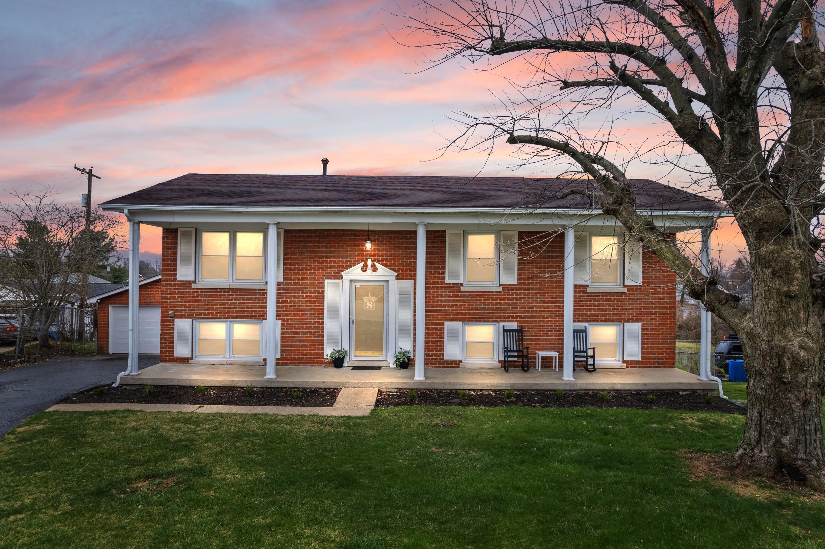 1706 Cameron Court — photo
