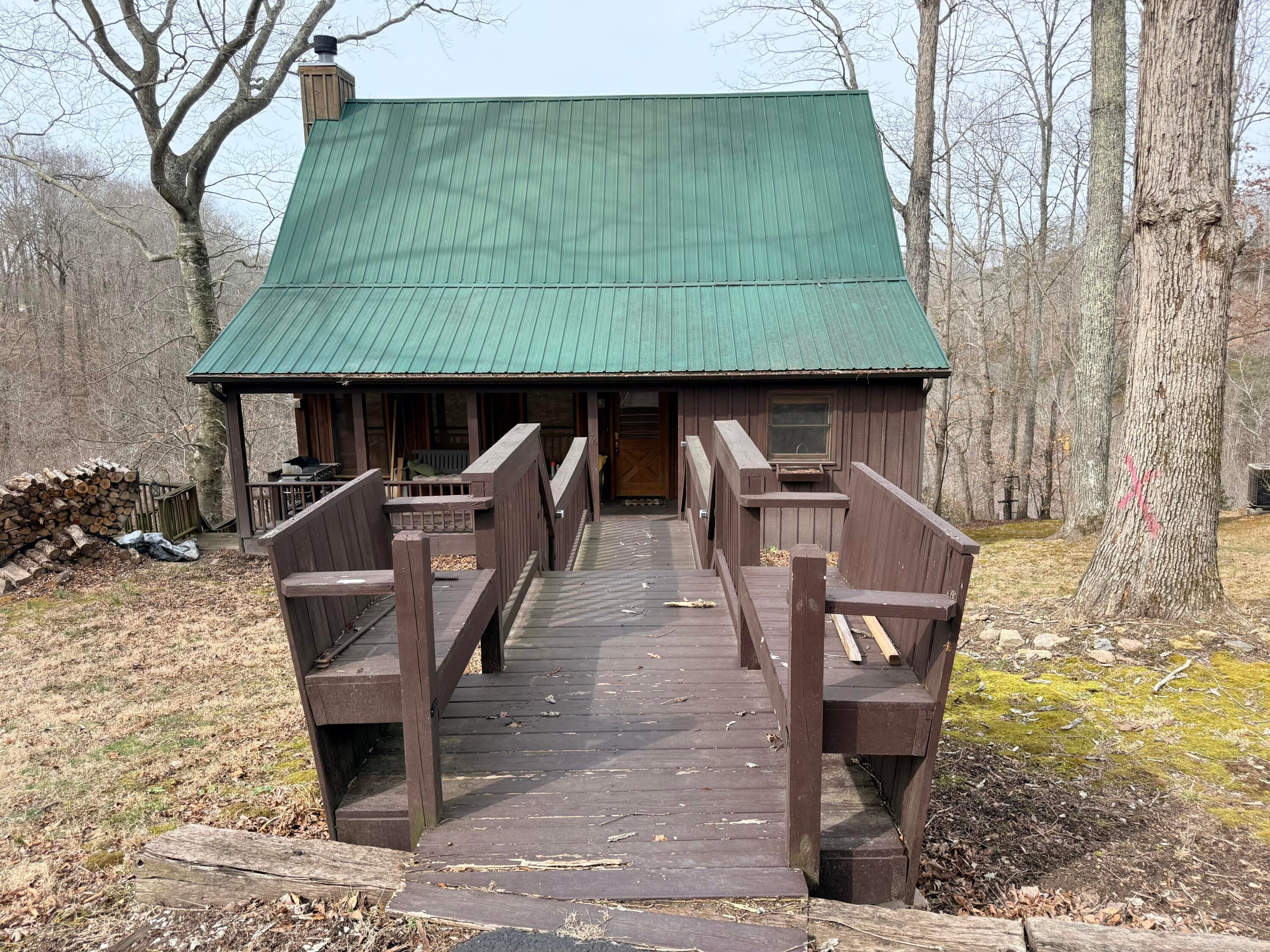 176 The Village Drive — photo
