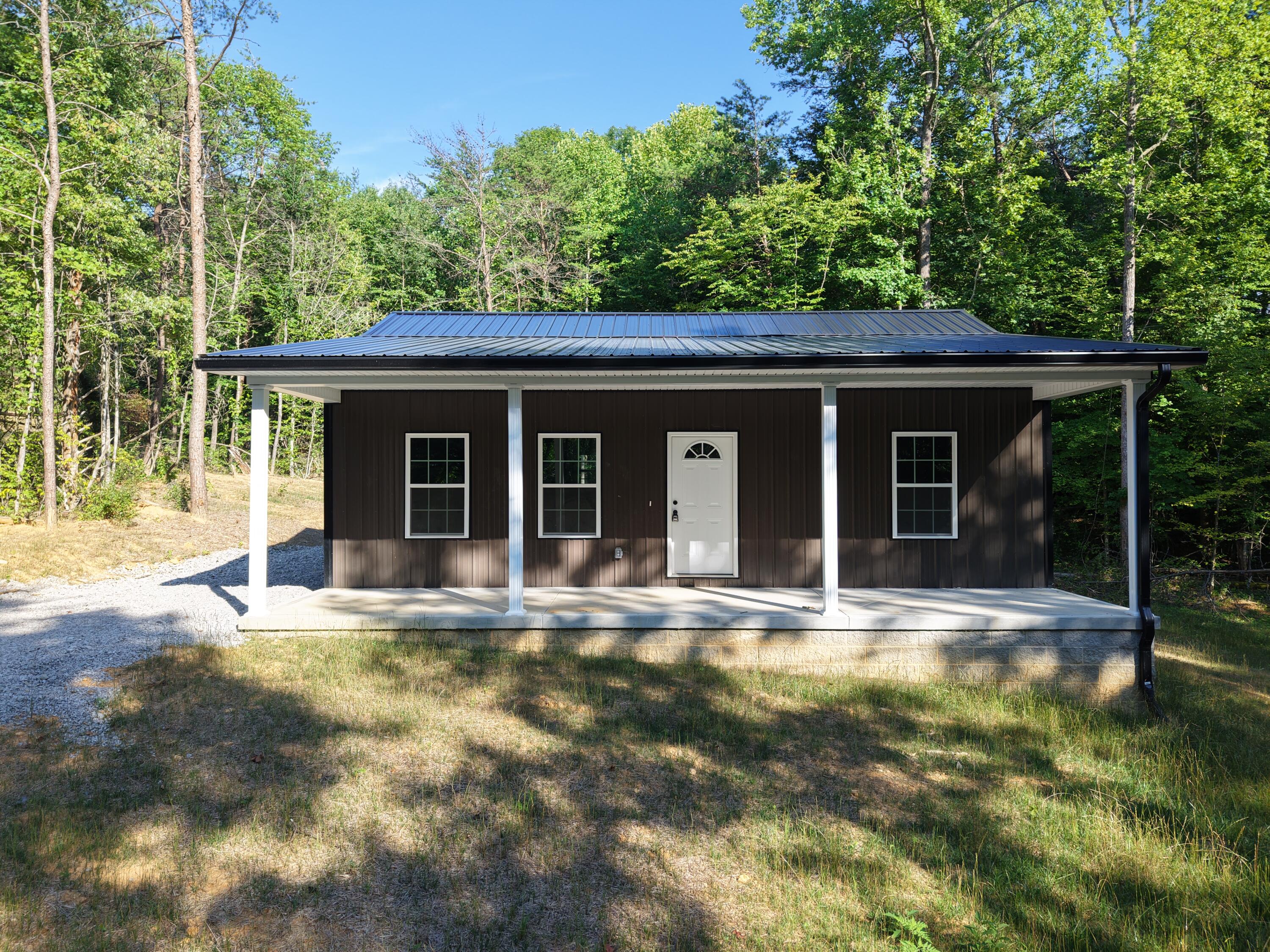 821 Pine Tree Road — photo