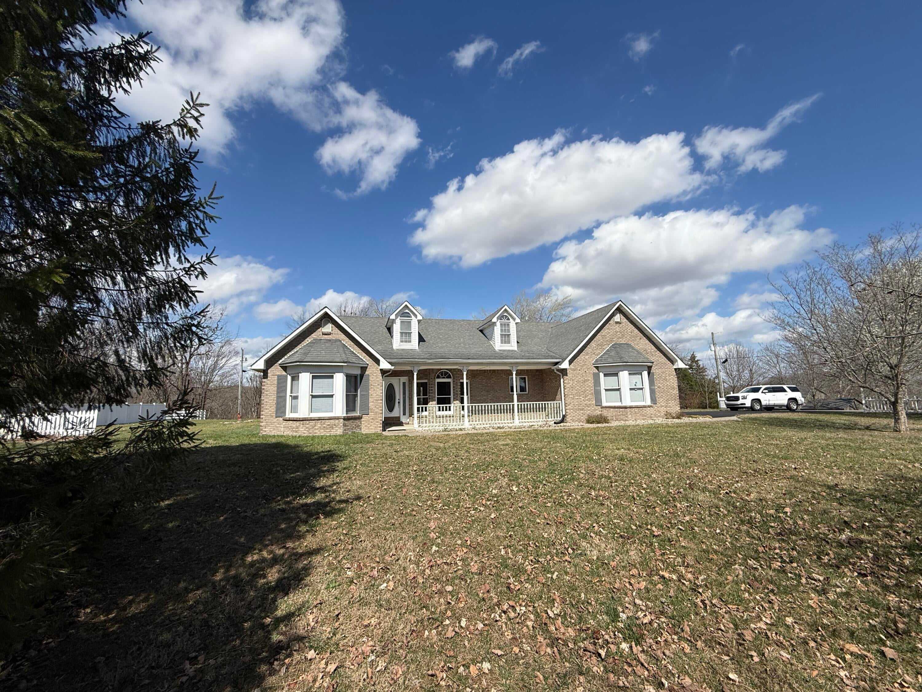 120 Ivy Drive — photo