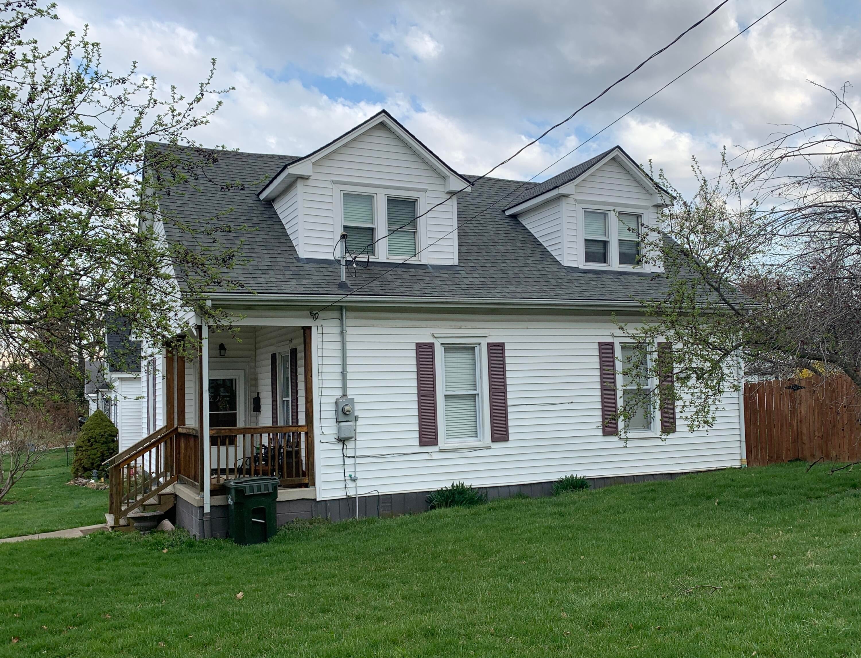 402 Walnut Street — photo