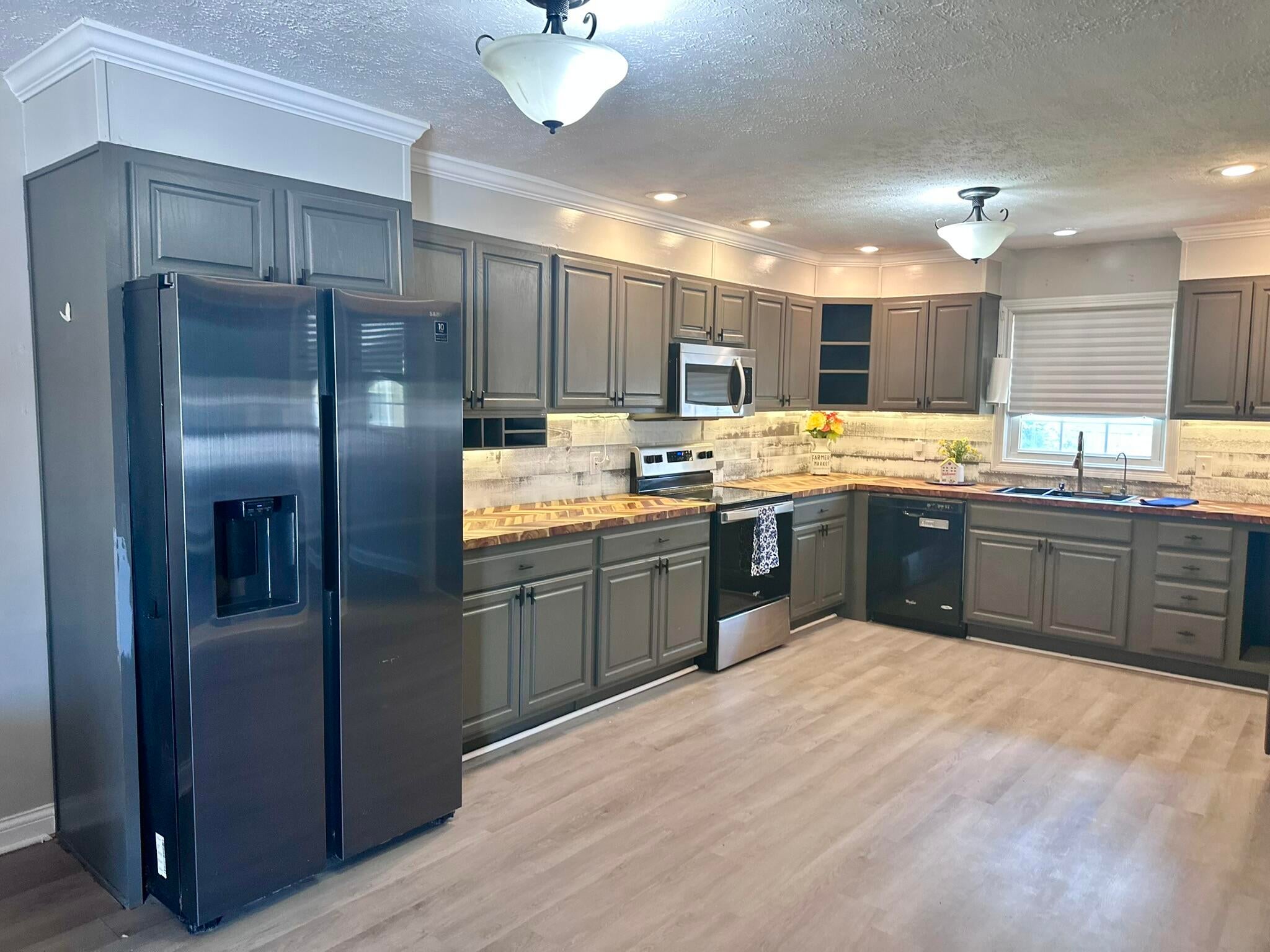 520 Pinoak Drive — photo