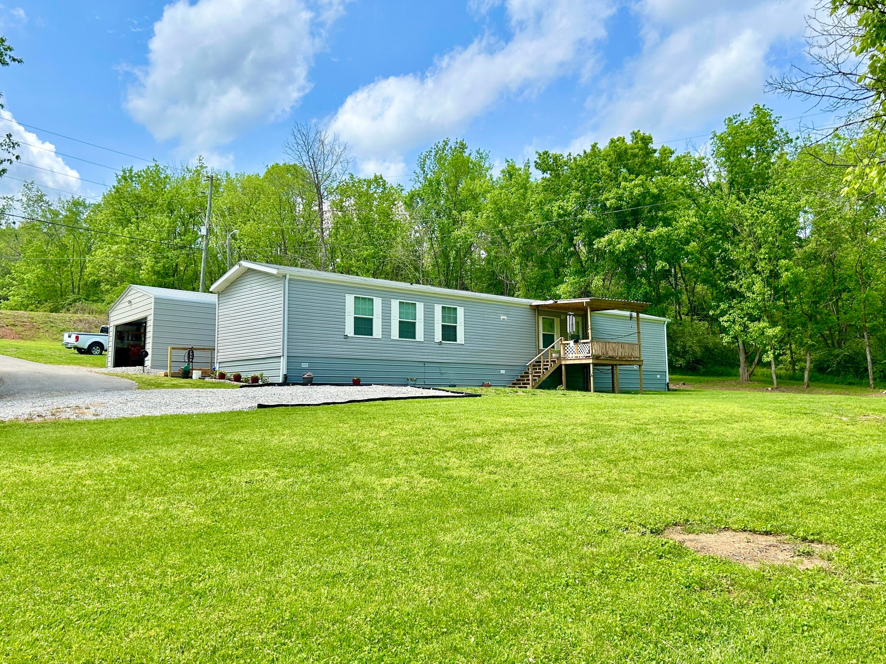 1571 Kit Cowan Road — photo