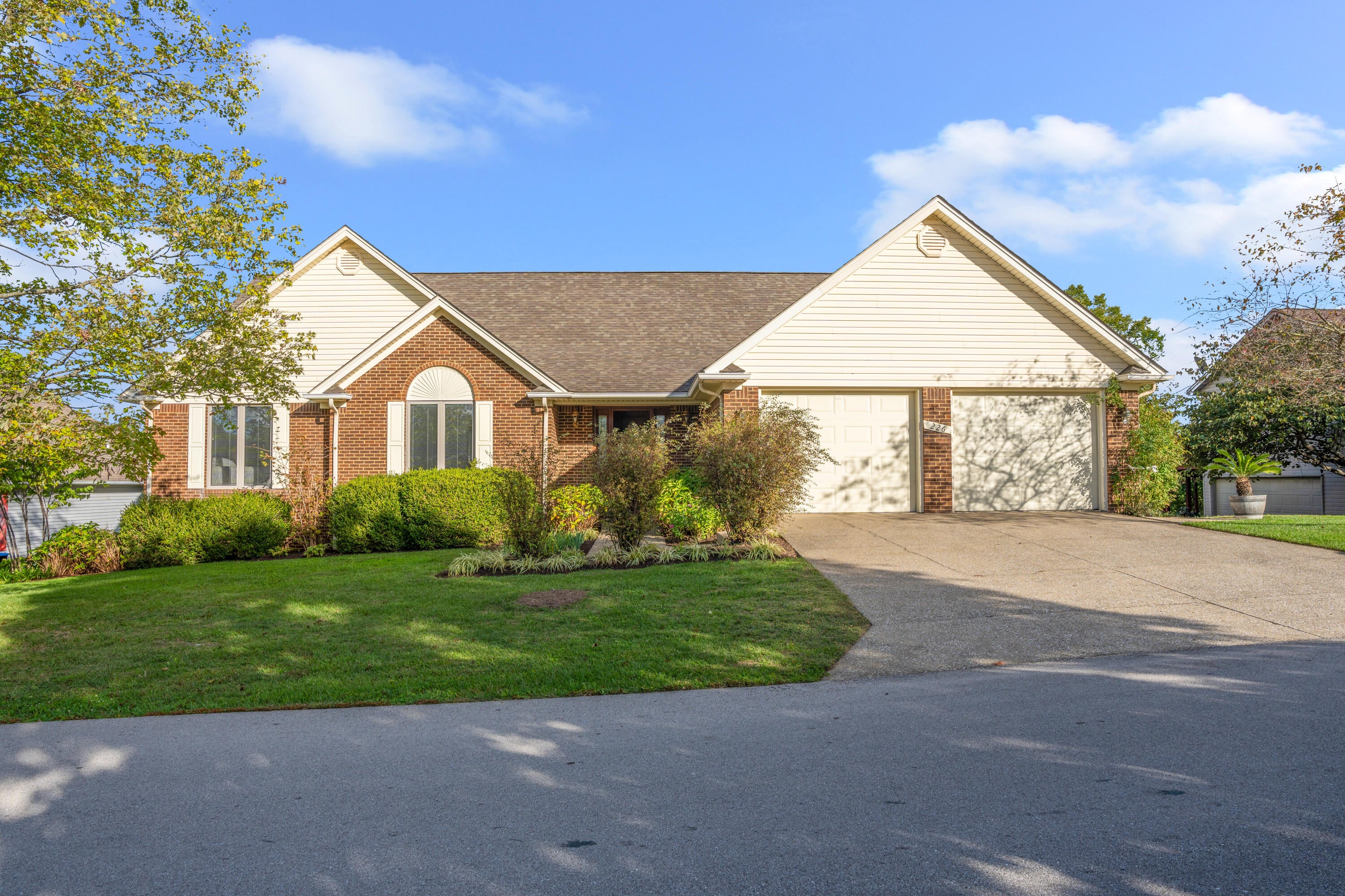 226 Signal Ridge Road — photo