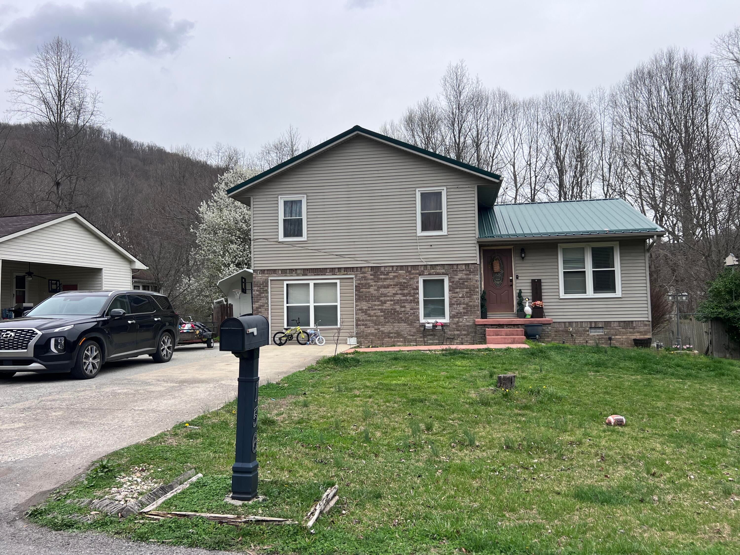 156 Wellington Drive — photo