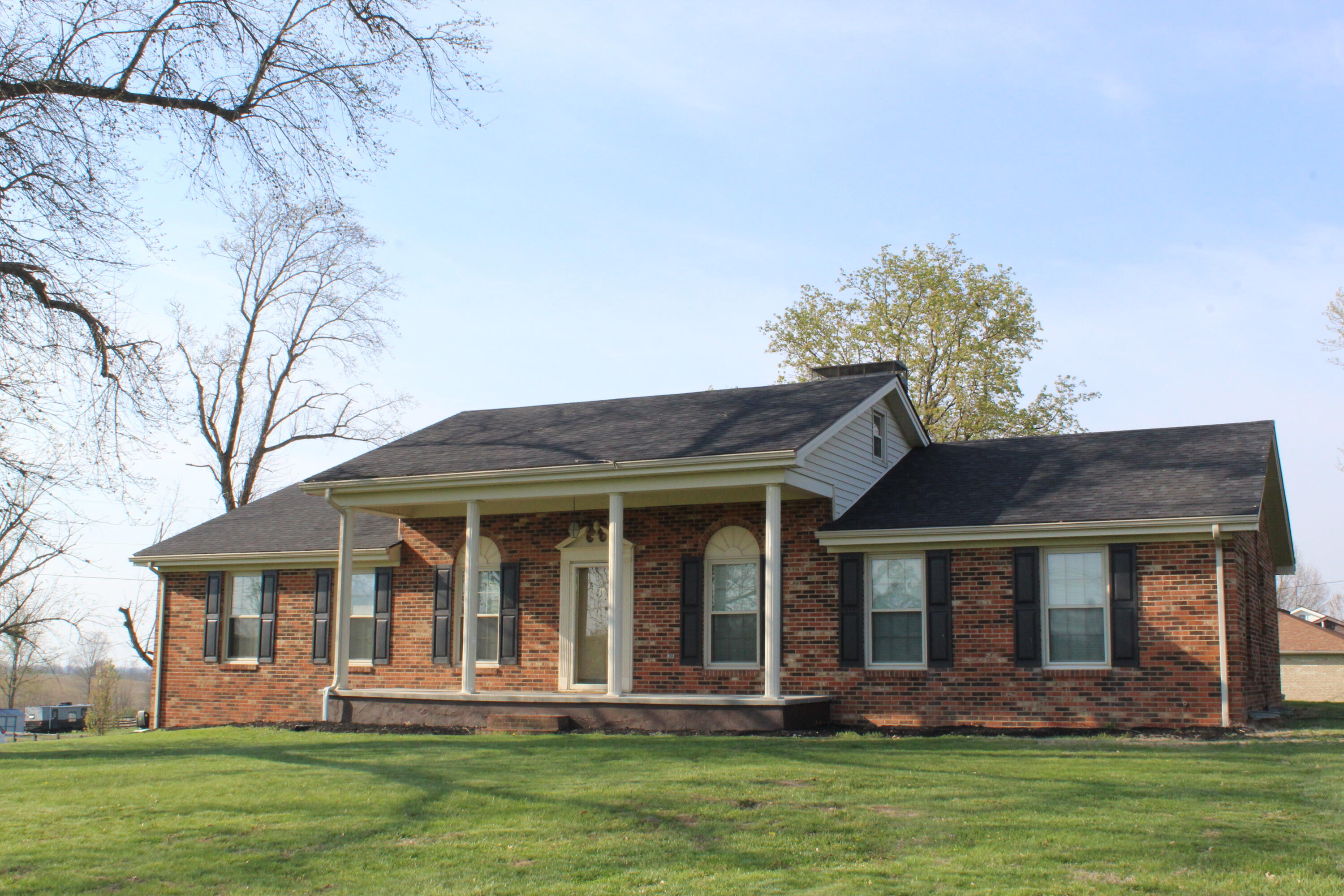 8455 Perryville Road — photo