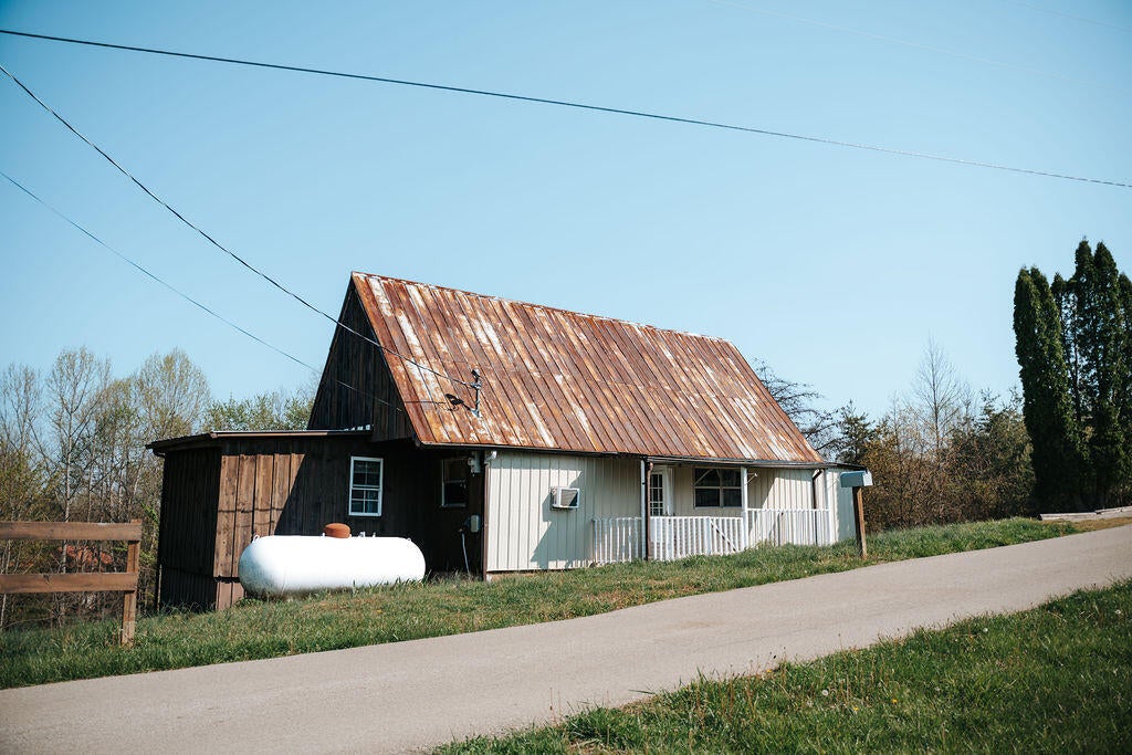 37 Turkey Ridge Rd, Wellington, KY 40387