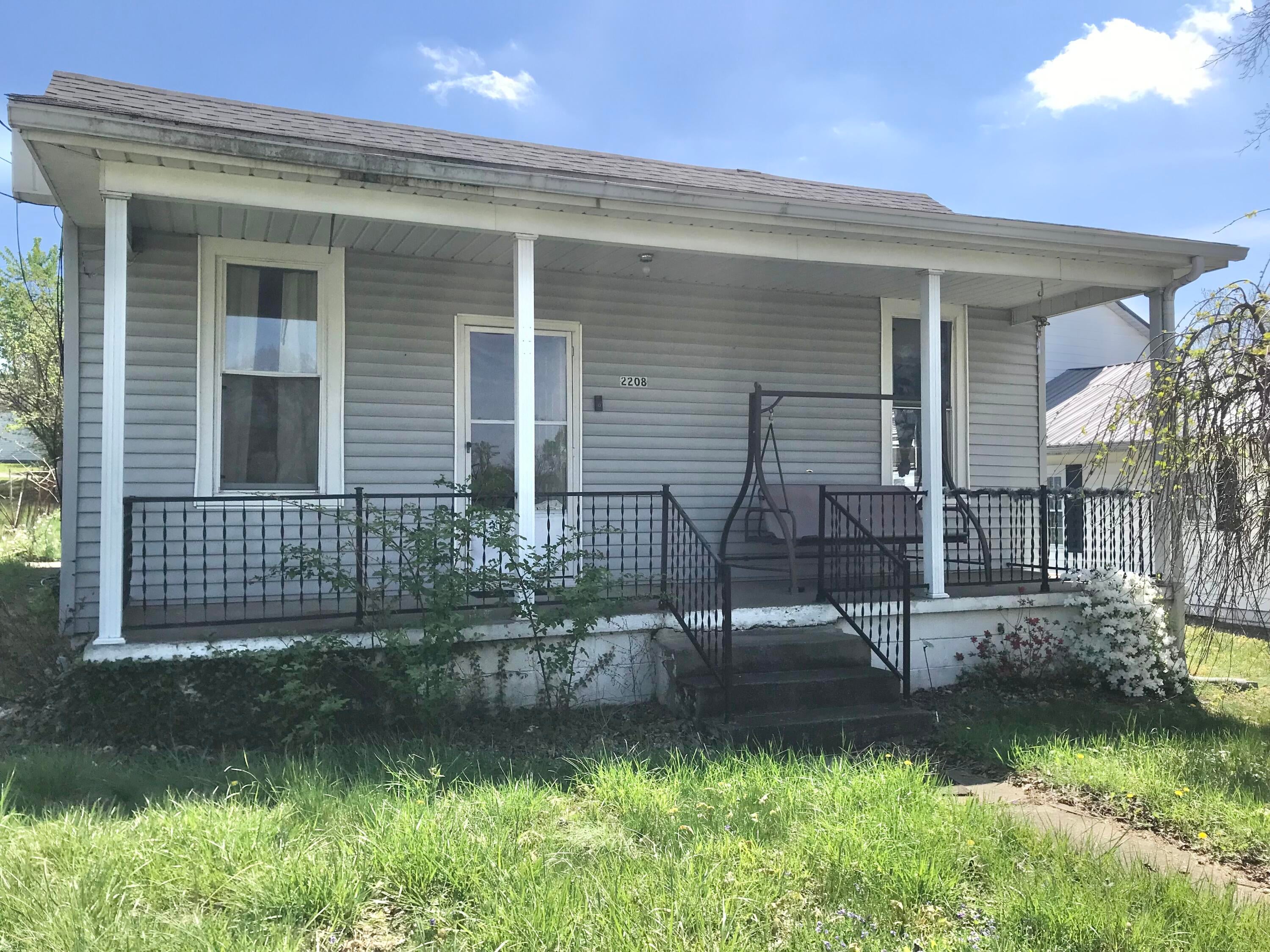 2208 Cedar Street — photo