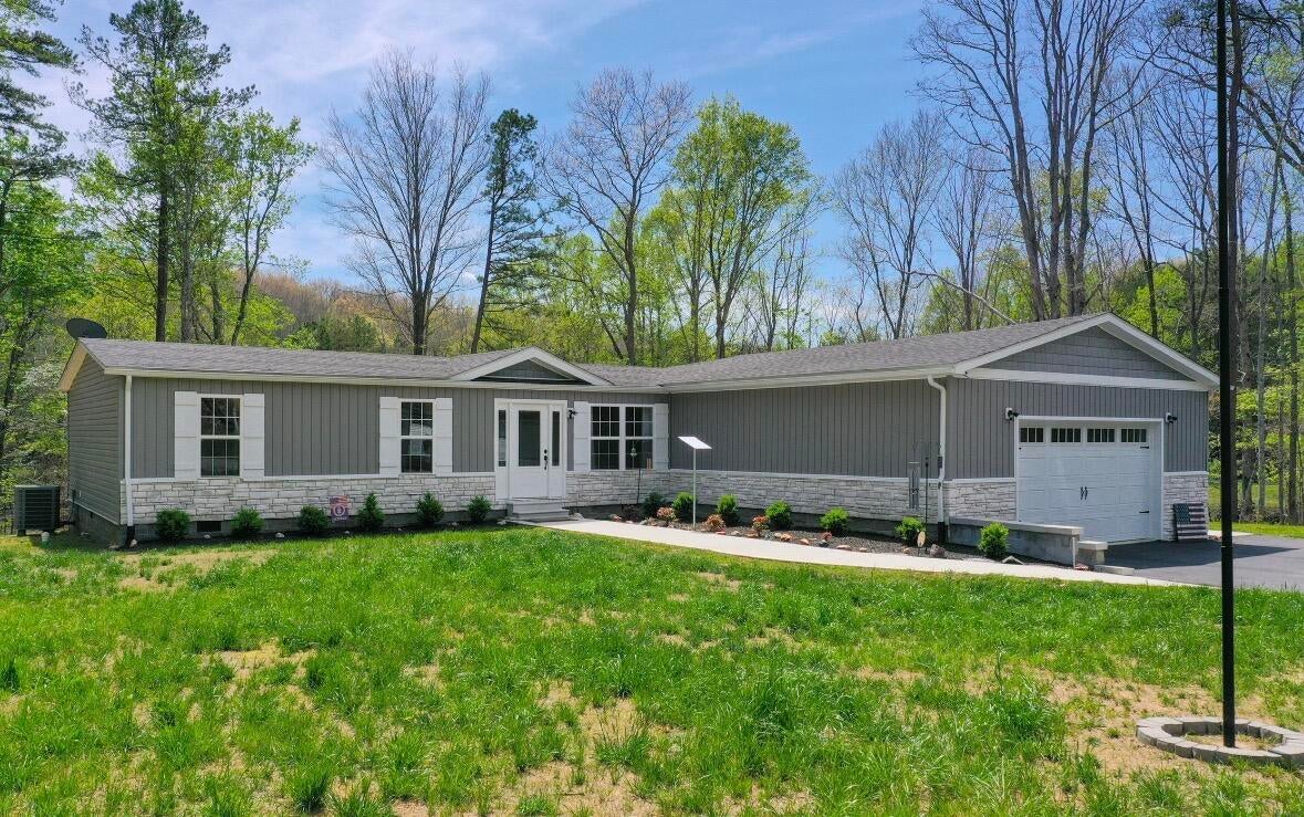 6129 Somerset Road — photo